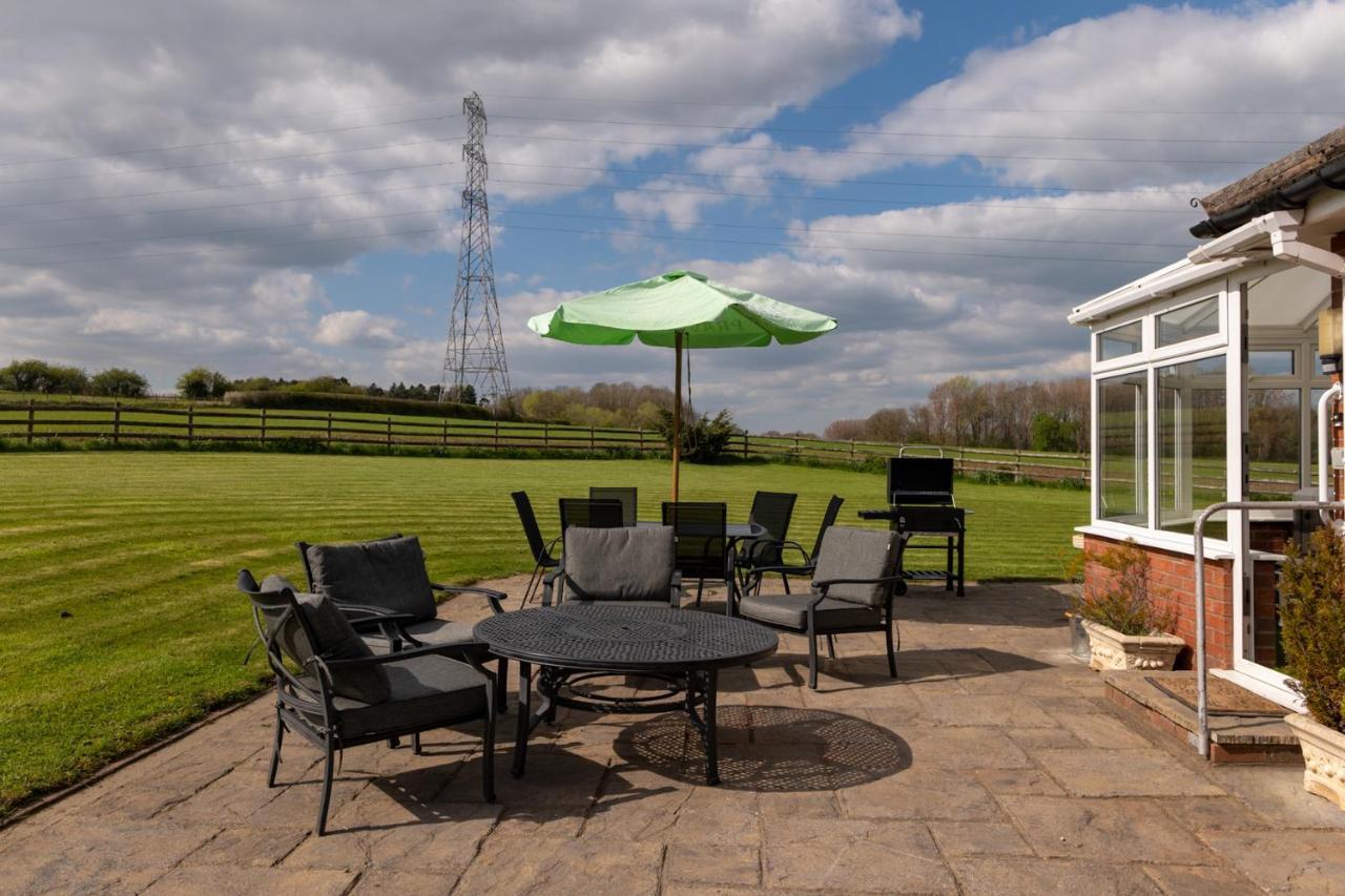 Tixall Manor Farm Stafford Kültér fotó