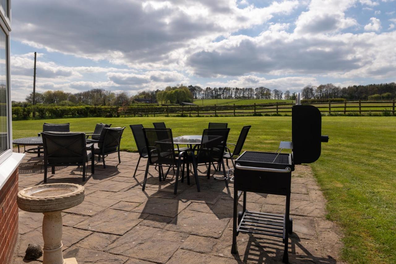 Tixall Manor Farm Stafford Kültér fotó